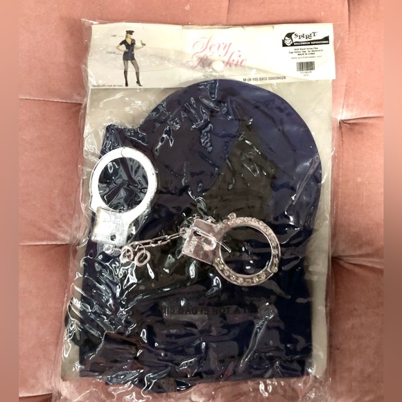 đSPIRIT HALLOWEEN Sexy Rookie Womenâs Police Officer 3pc Costume set sizeM EUC - Picture 5 of 7